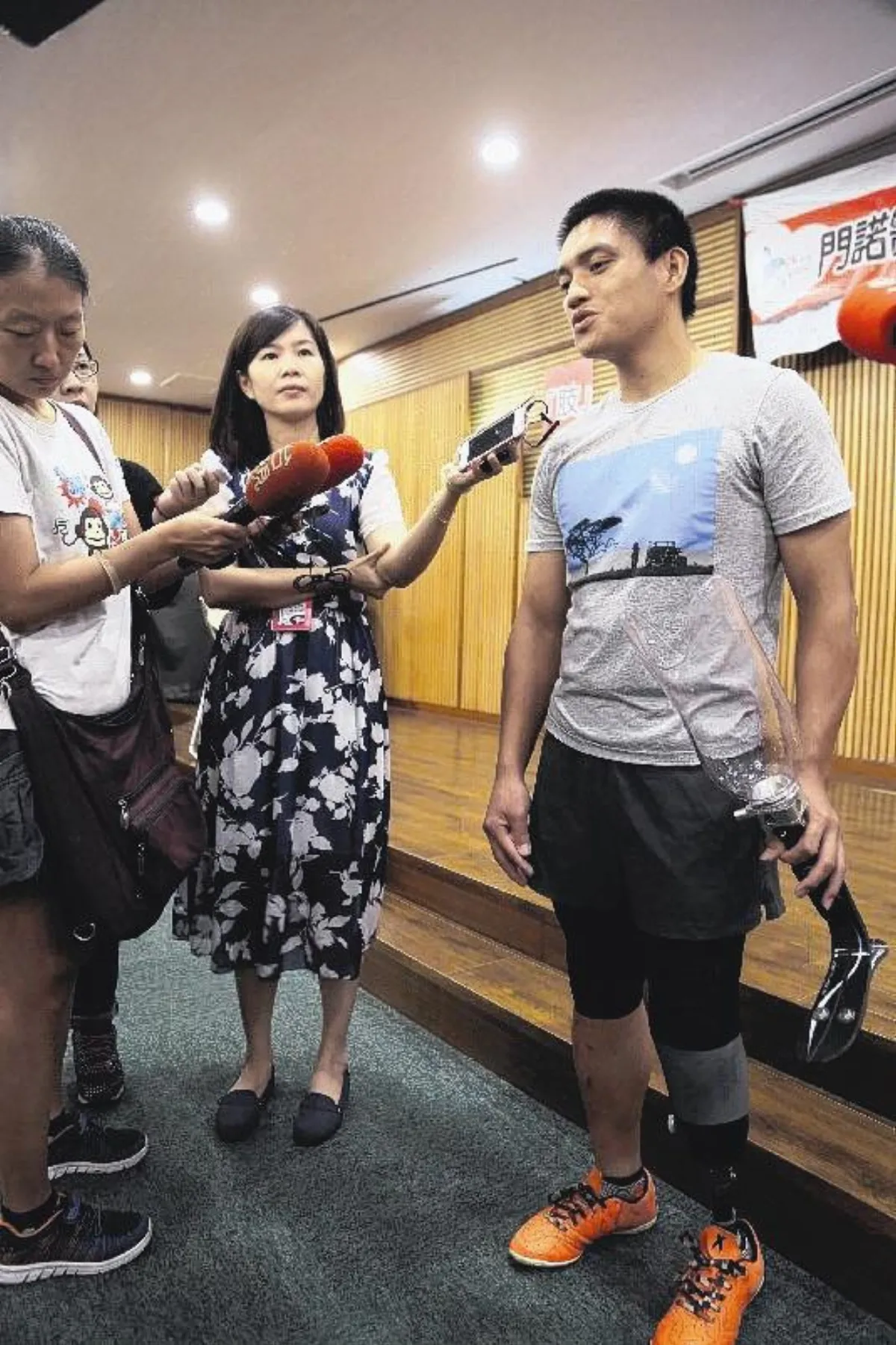 矽膠義肢相助 他重返田徑場