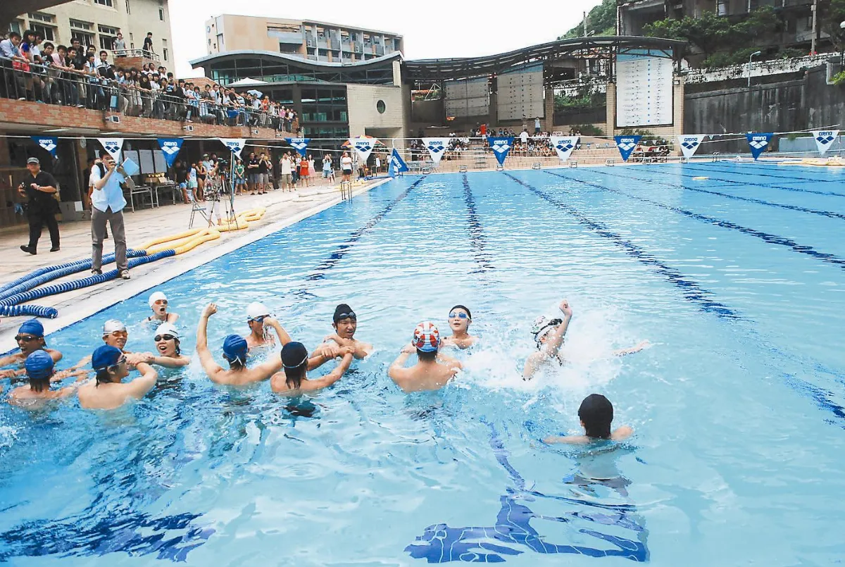 畢業門檻多奇招 要會游泳才過關