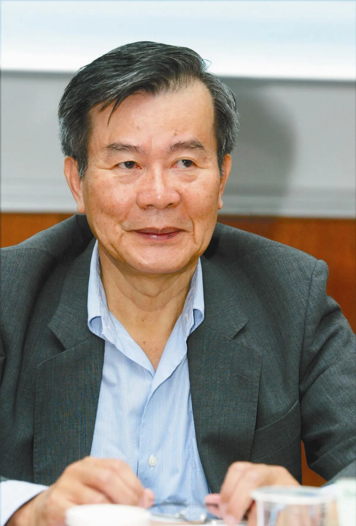 江春男酒駕 駐星惹議
