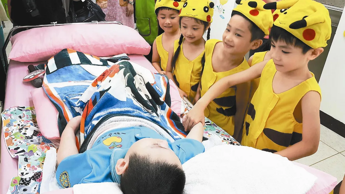 皮卡丘跳出來 替植物人加油