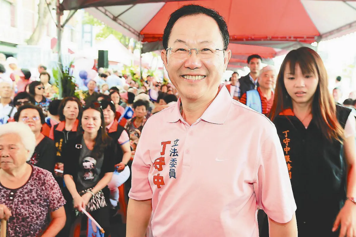話說佛光山 感佩大師願力 丁守中向佛修善