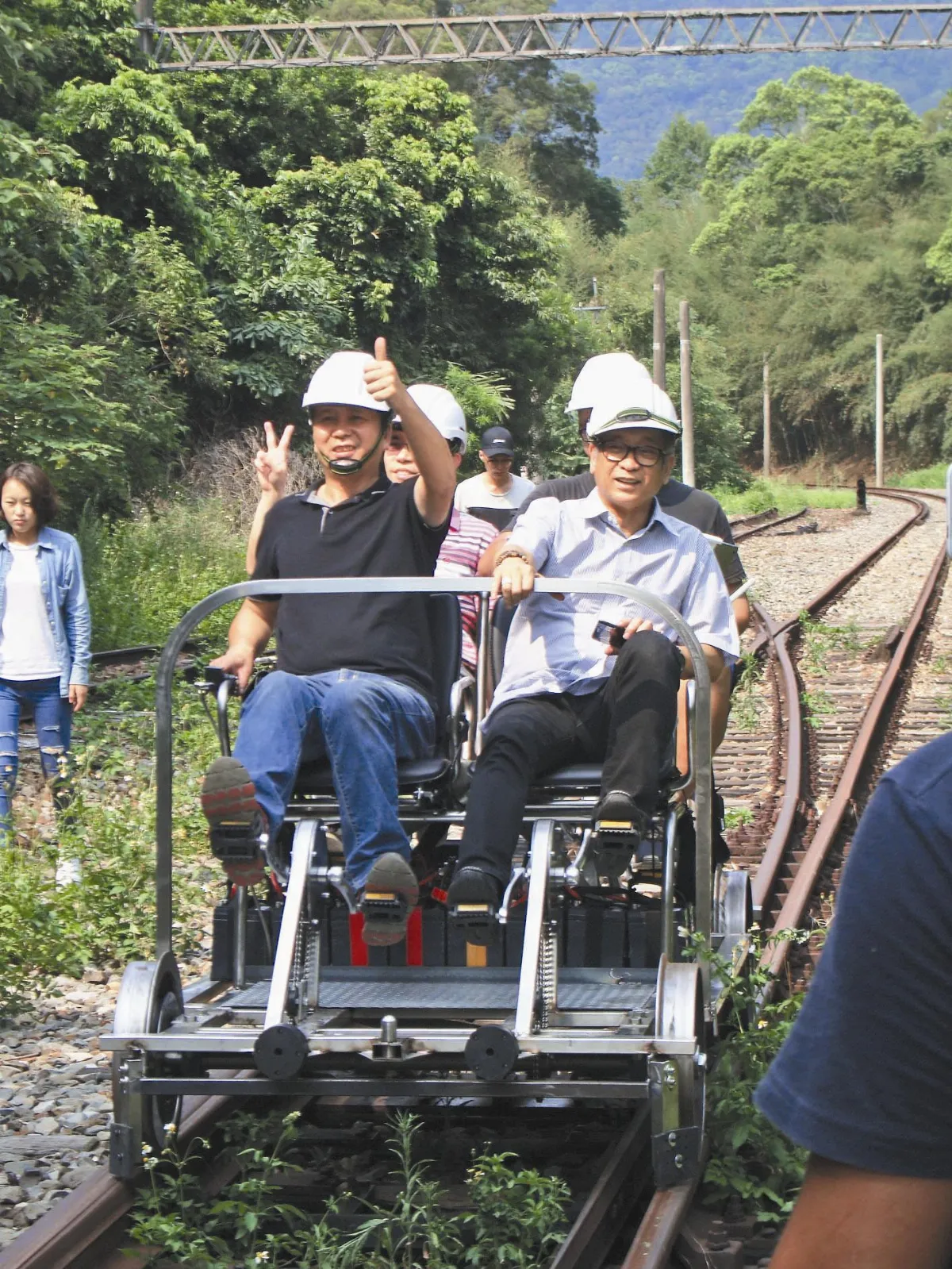 鐵道自行車 舊山線踩出新生機