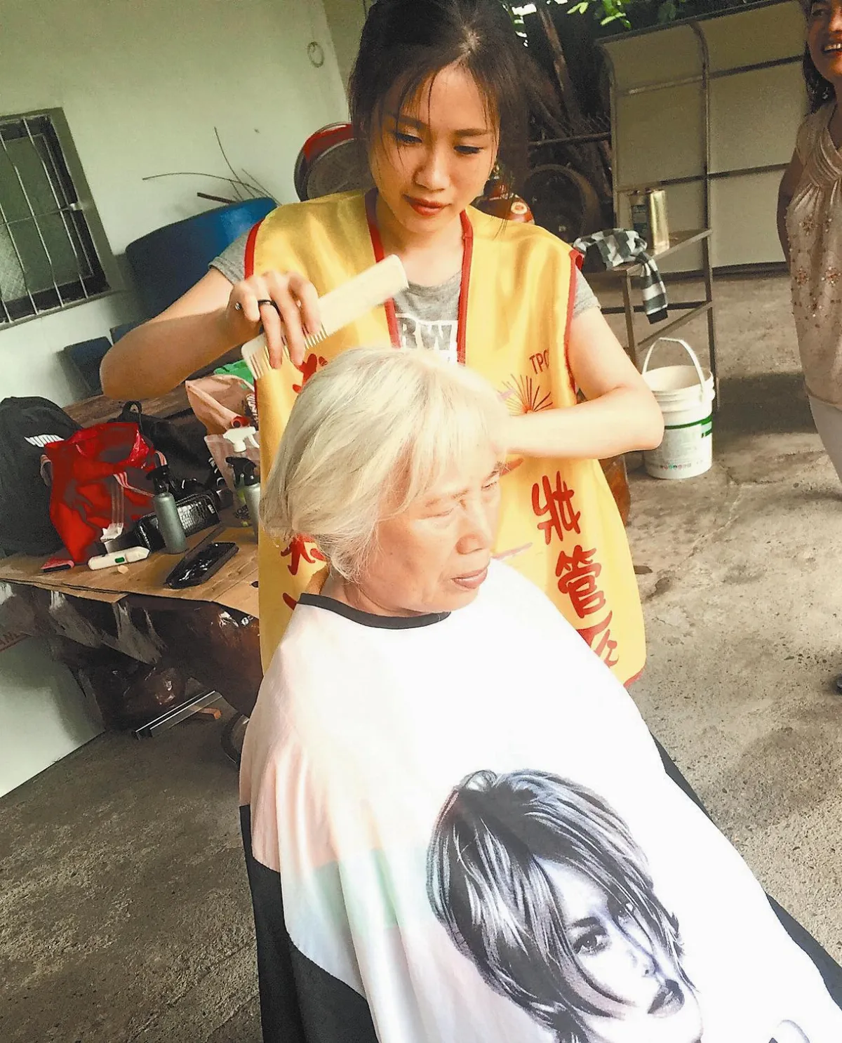 正妹走2百公里 深入部落義剪