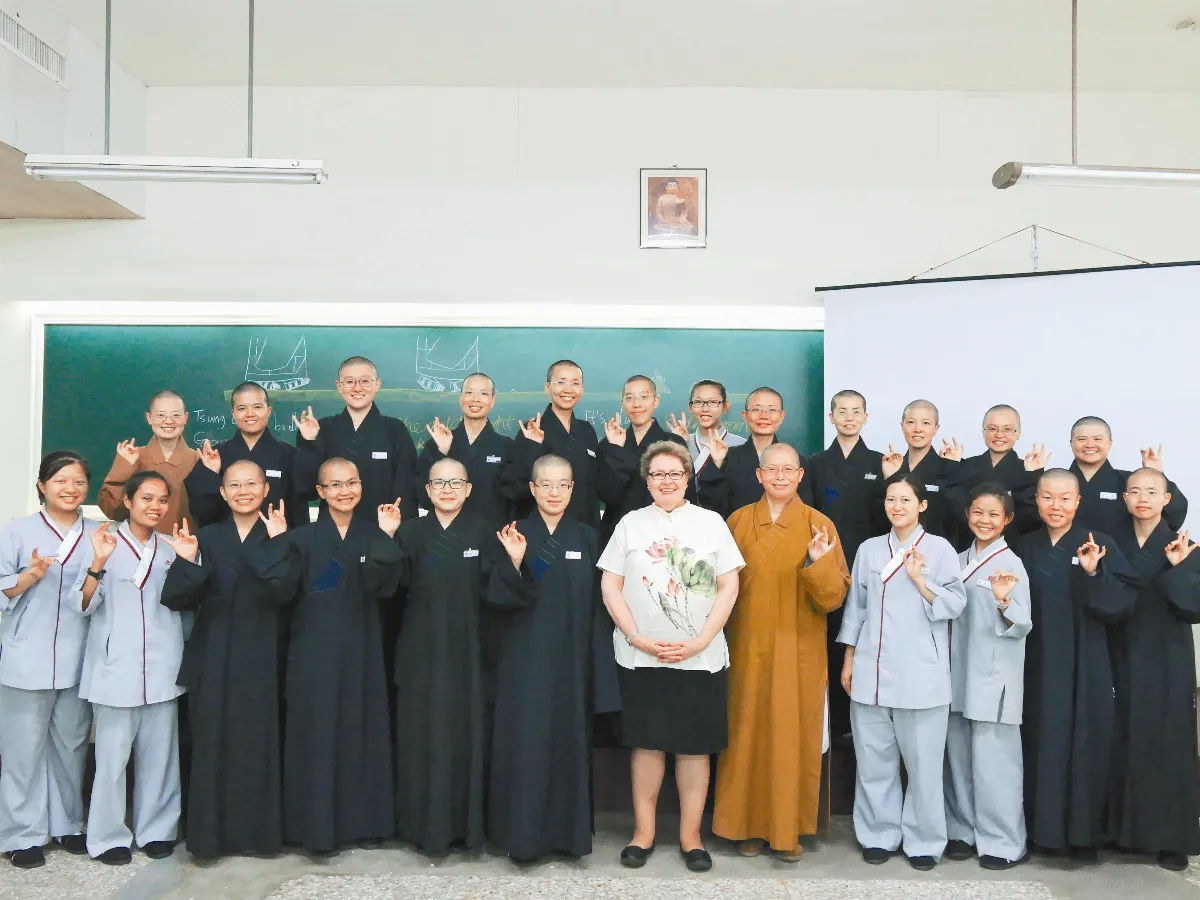 叢林生活 叢林學院歷史 佛光山的第一間教室 ——懷恩堂