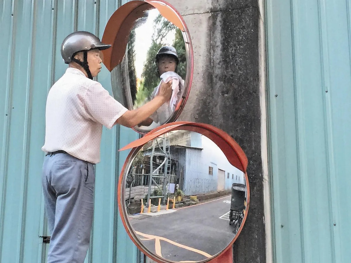 獲金路特殊貢獻獎 反光鏡菩薩 5年擦8.35萬面