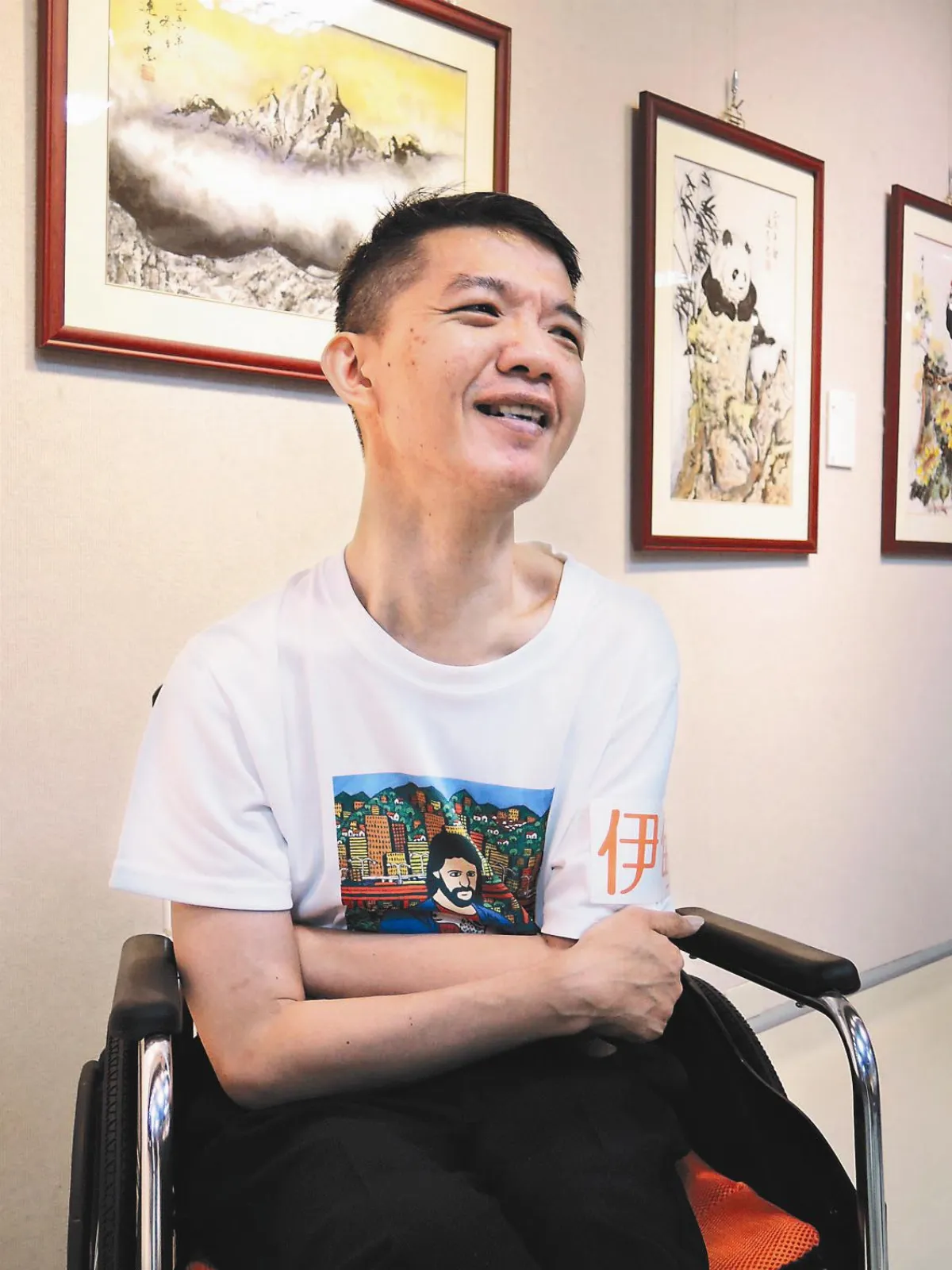 黑白世界的他 色盲畫出精采