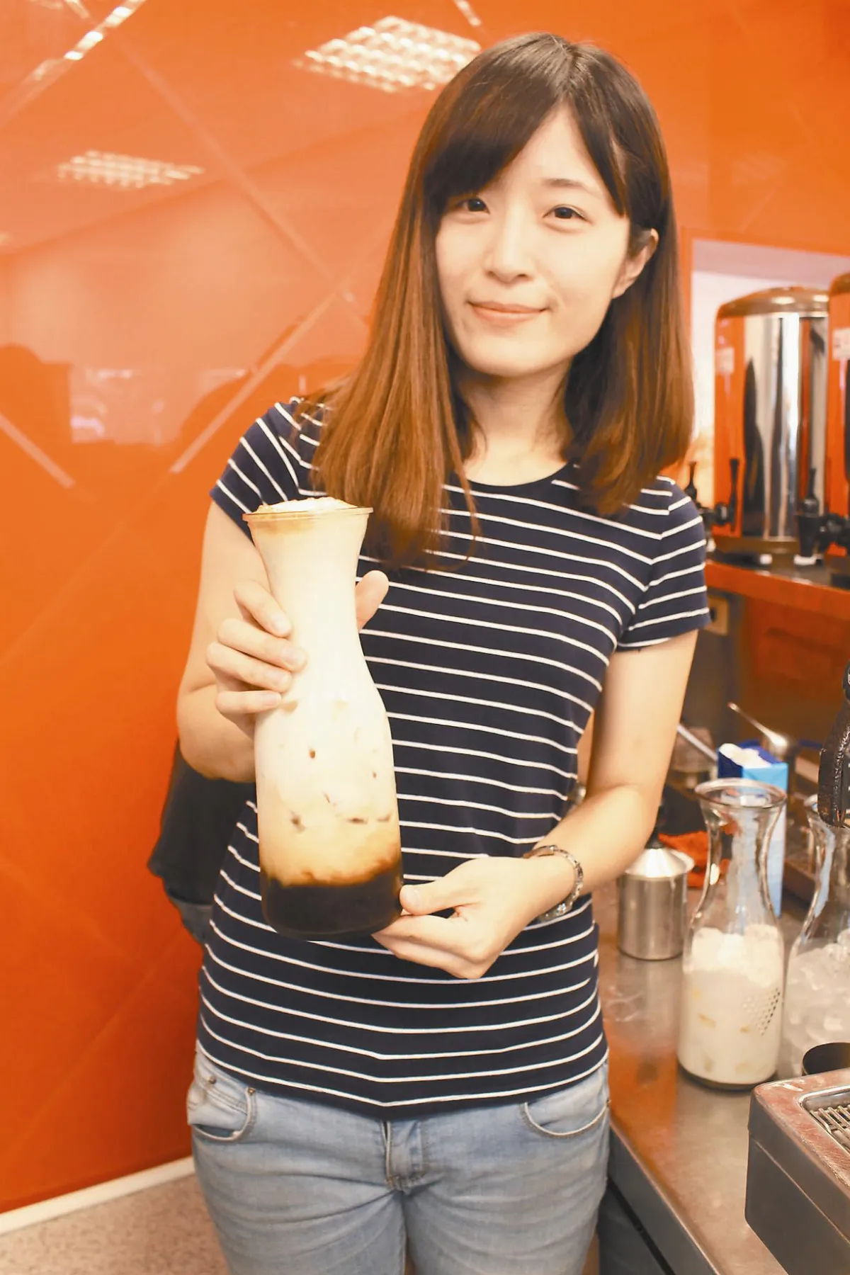 拚完1080ml最後一杯 免費續杯