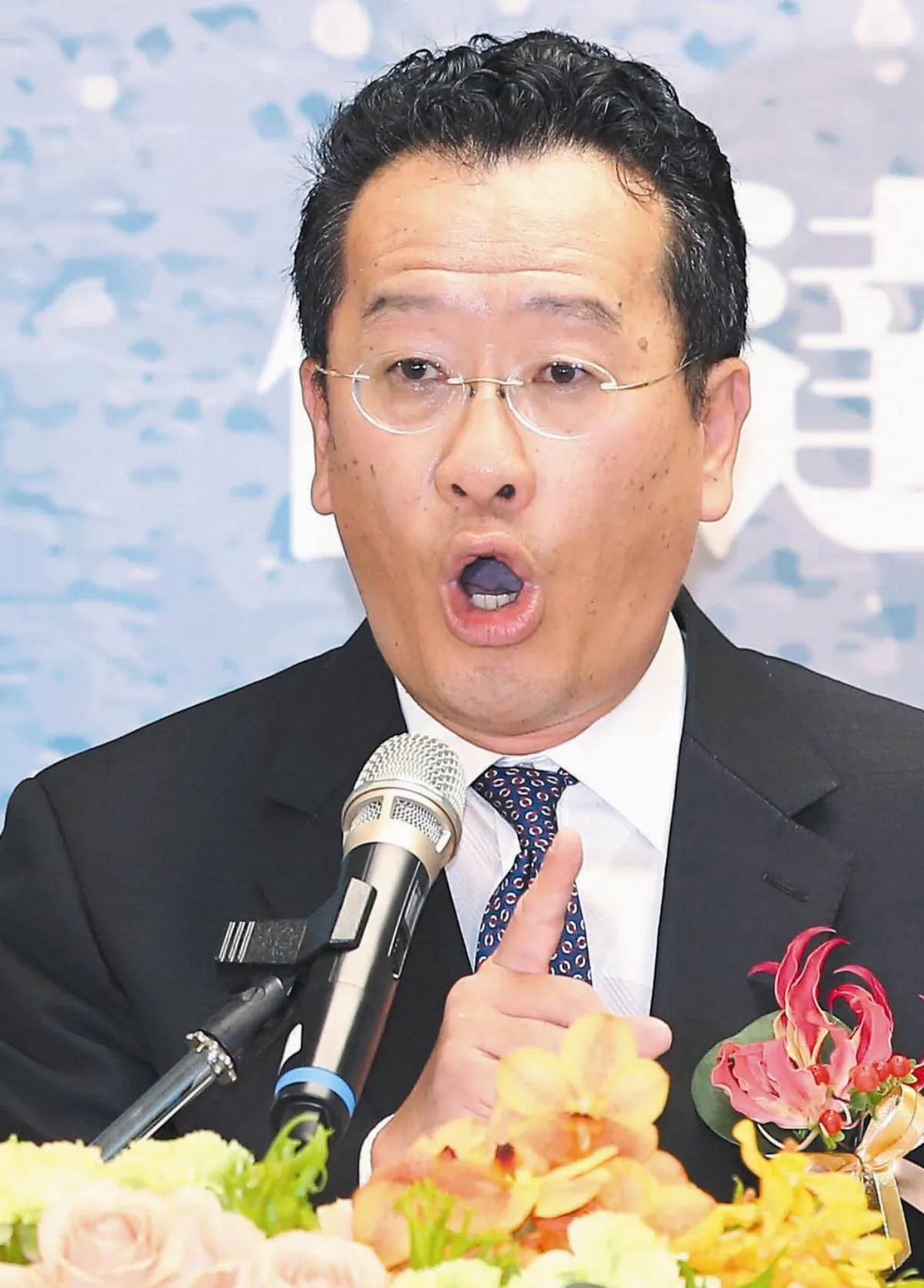 不當黨產會掛牌 主委嗆記者