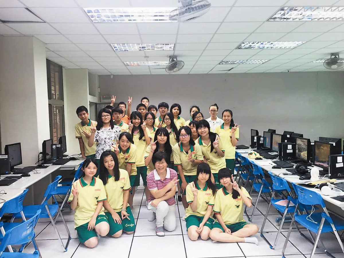 青春印記 用文字堆砌精采 樟樹國中班刊製作社