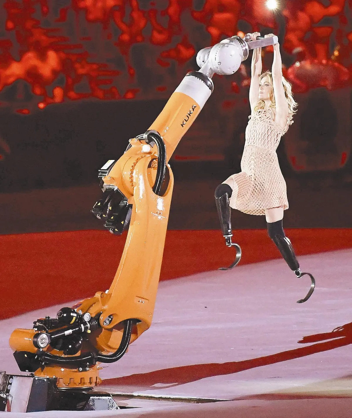 帕運美女 與機器優雅共舞