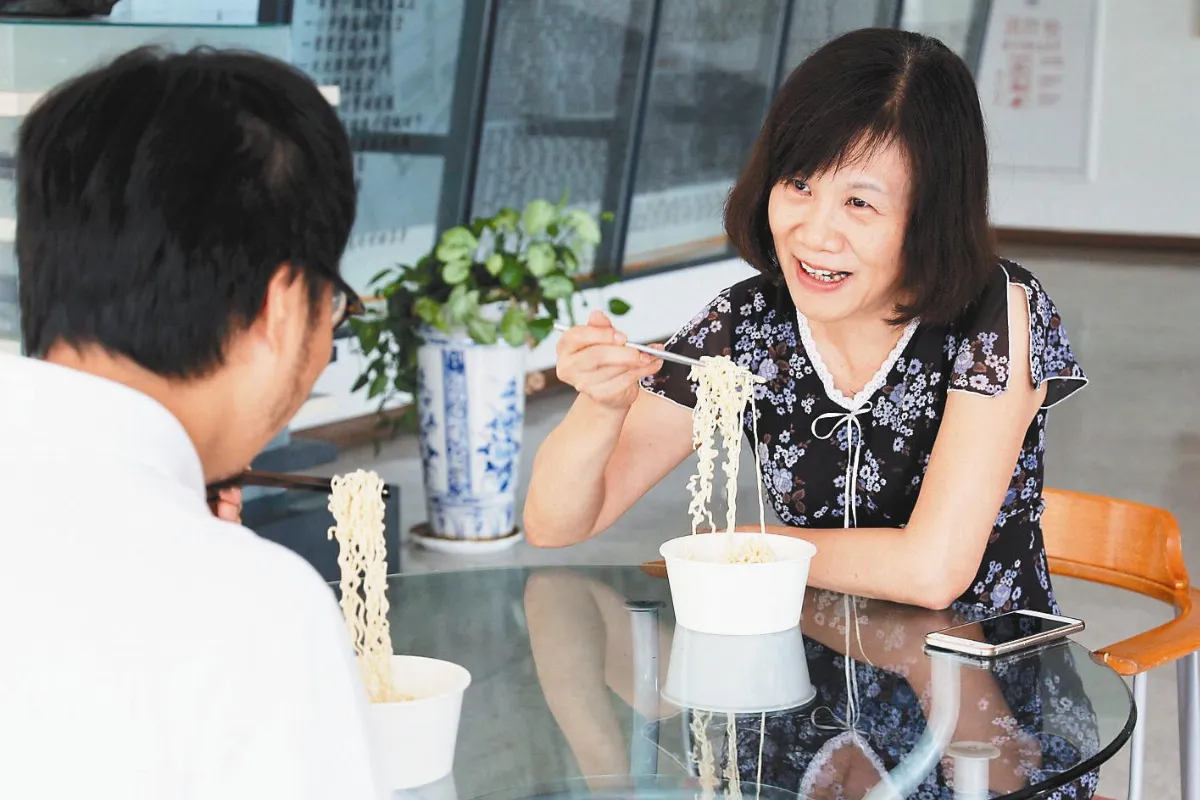陪吃1碗麵 她救回觀護少年