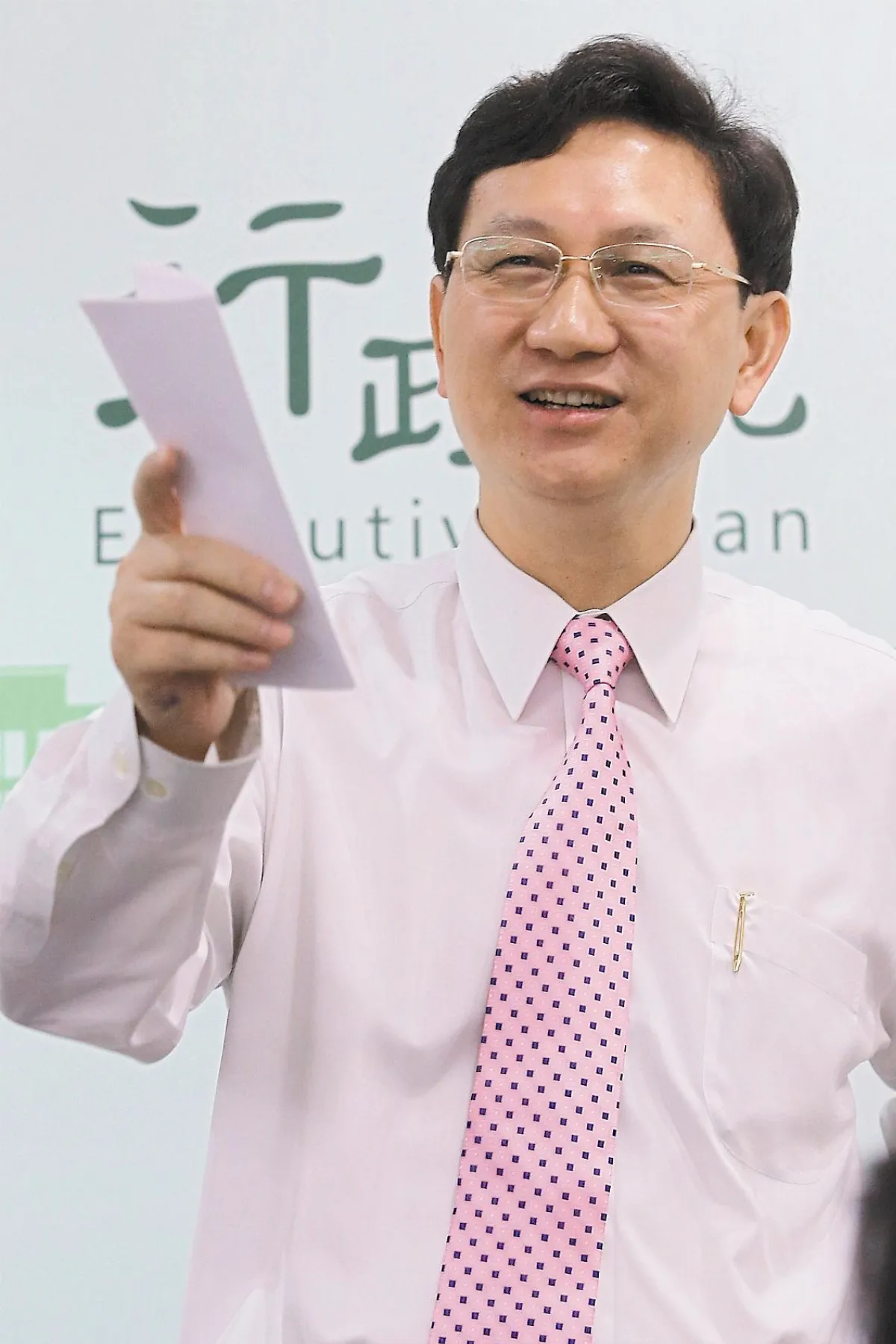 政院撤換童振源 最短命發言人