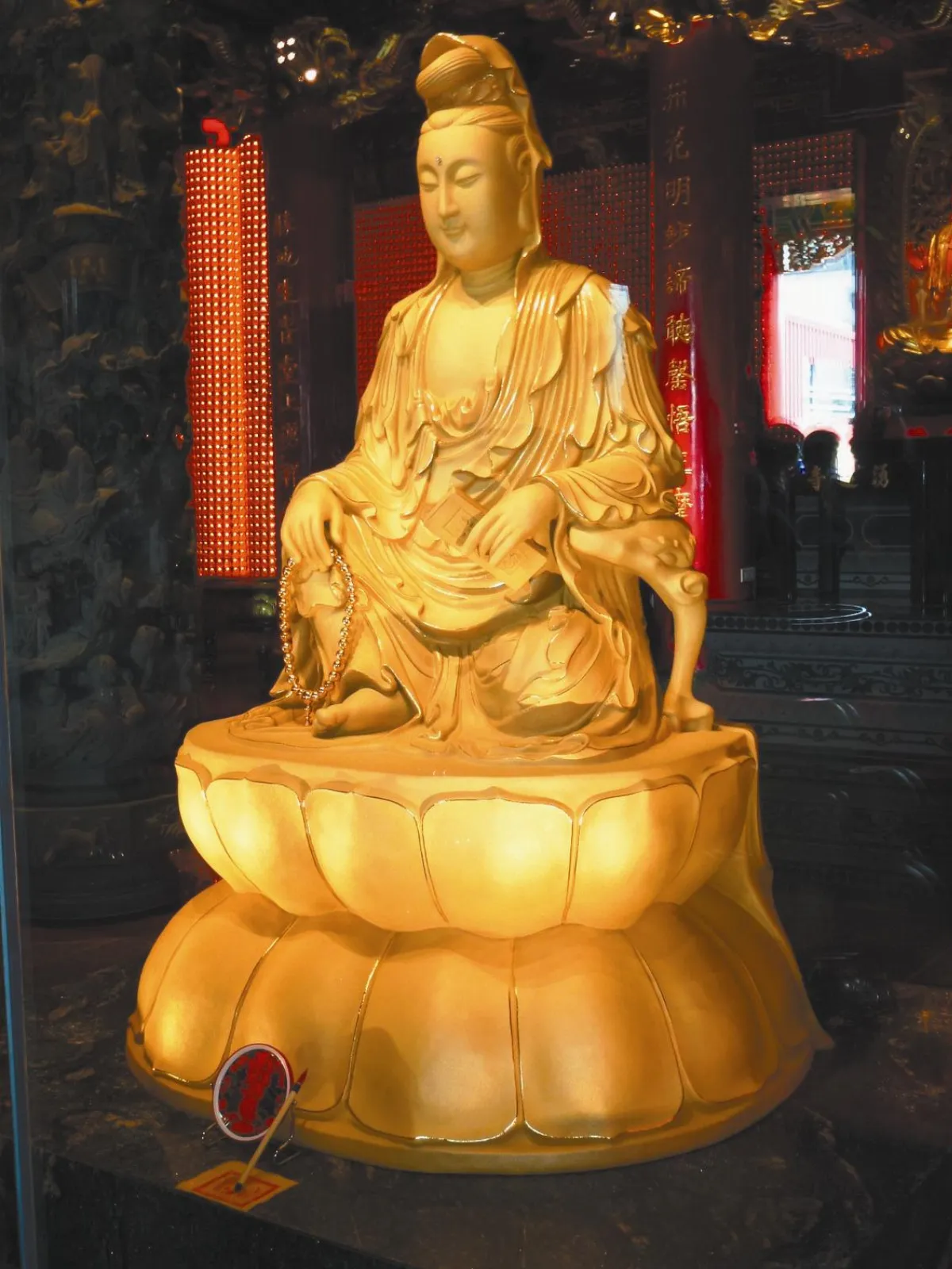 萬兩黃金觀音像 安座湧蓮寺