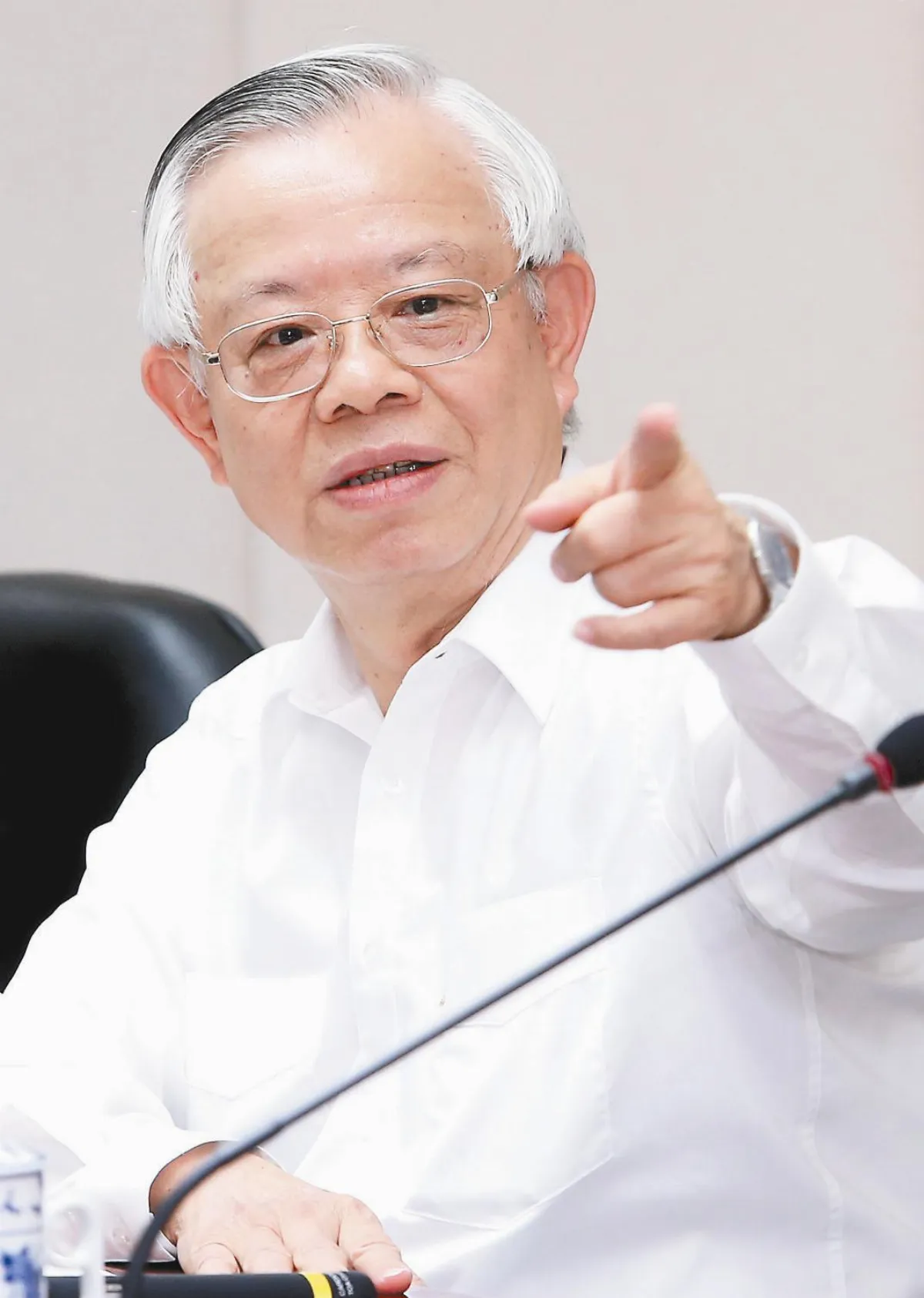 不再有14A總裁 央行利率止降 彭後年退休