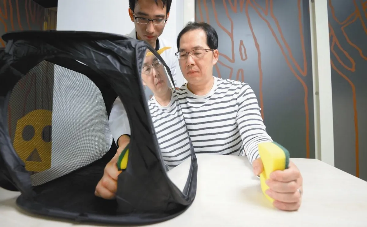 中風偏癱累全家 一個鏡箱可復健