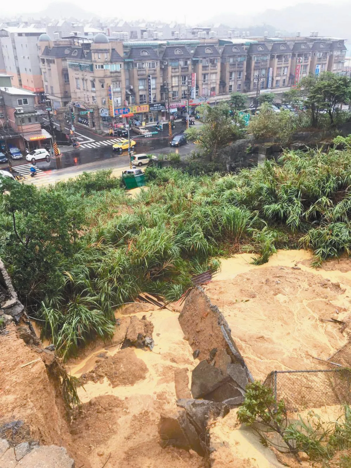 雨灌紙糊大地 台東最柔腸寸斷