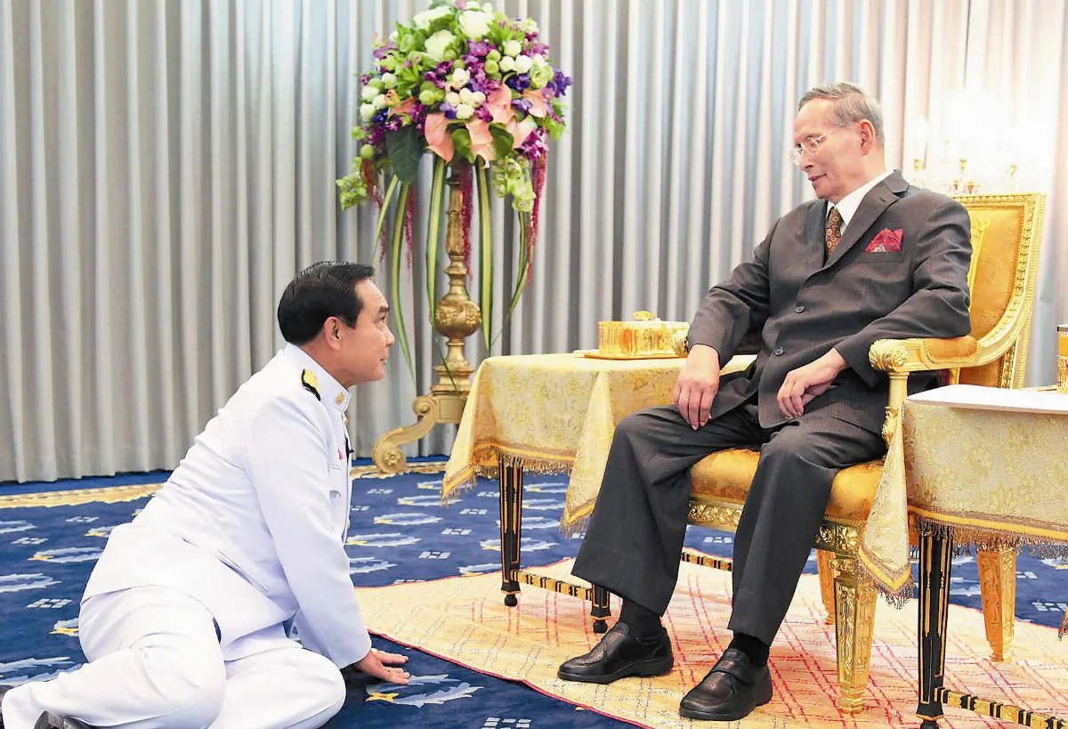 王權與軍權 泰國民主，雨後飄搖