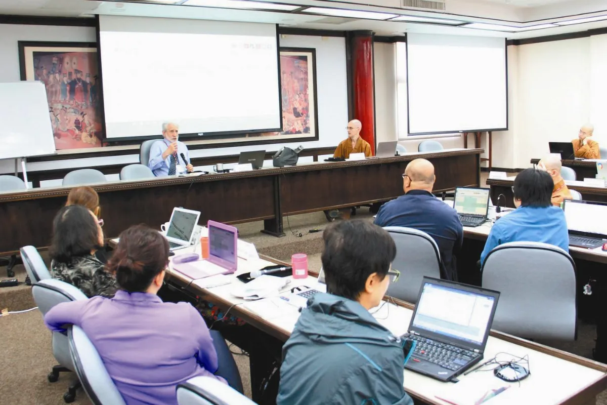 佛光大辭典培才 力求最佳英譯