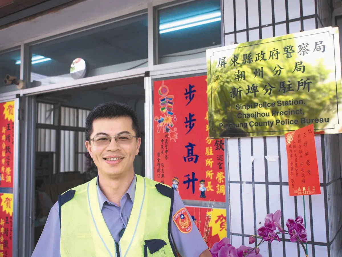 捨百萬年薪 王靖欽偏鄉當所長