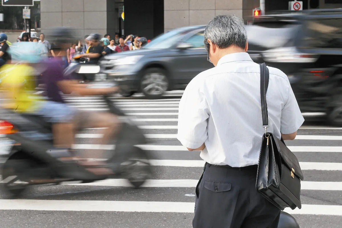 薪資中位數 40853元 你在哪一班？