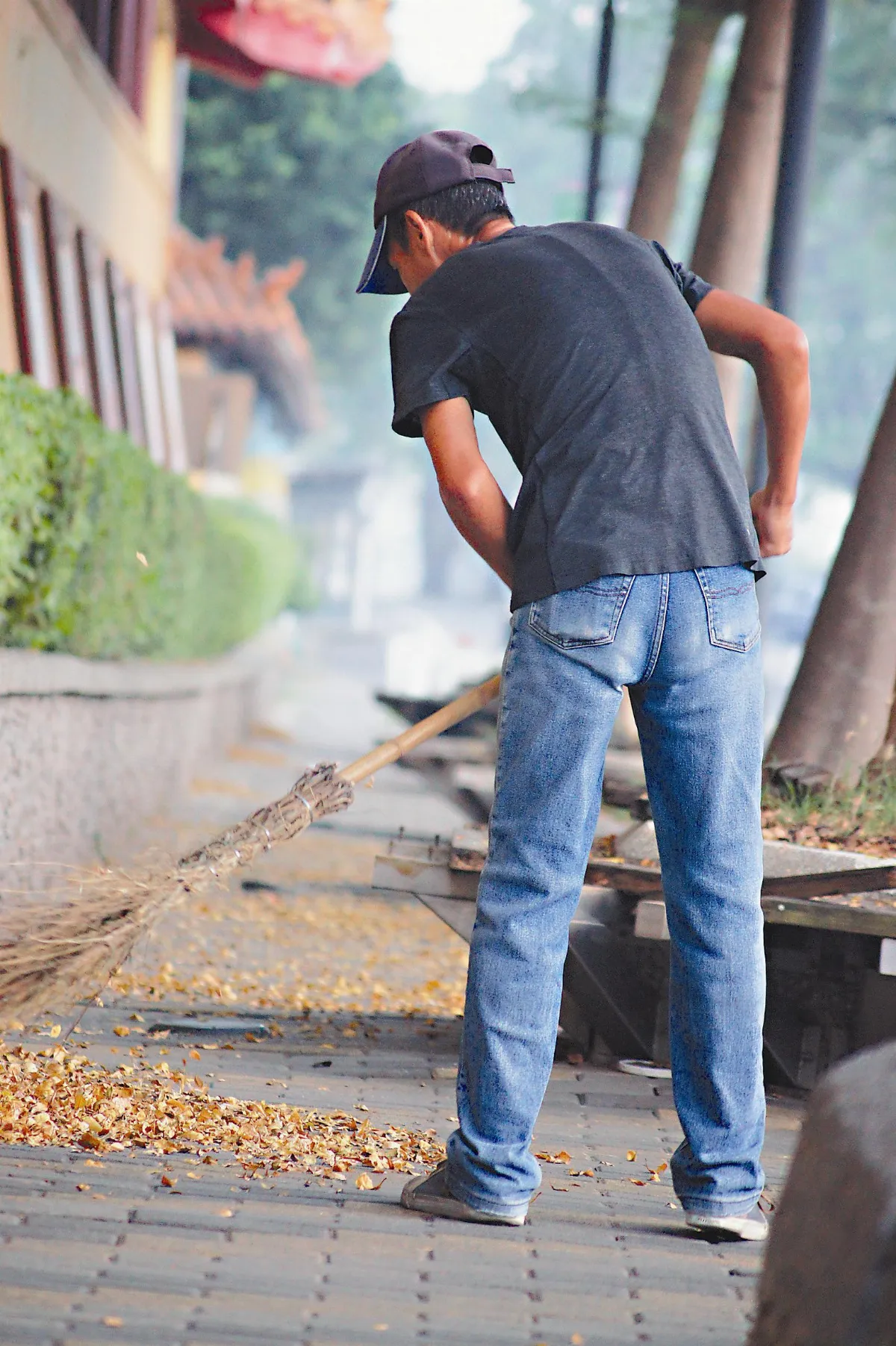 大哥變掃地哥 戒毒重生