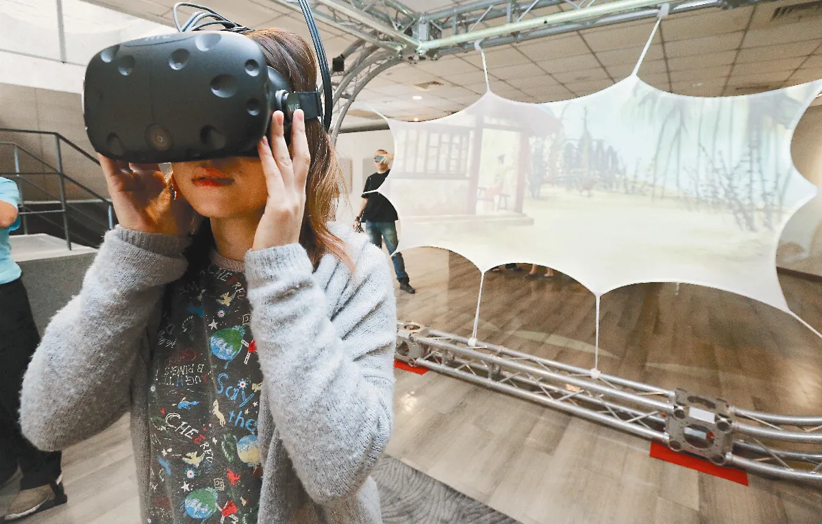 戴上VR 遨遊敦煌石窟不是夢