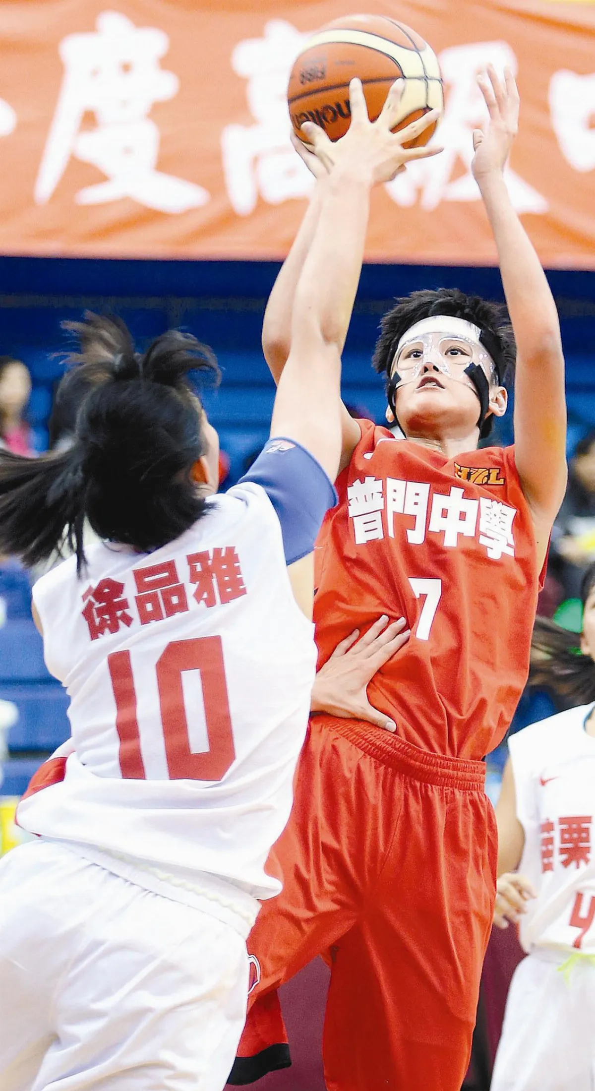 HBL高中籃球聯賽 通訊軟體下達戰術 普門2連勝