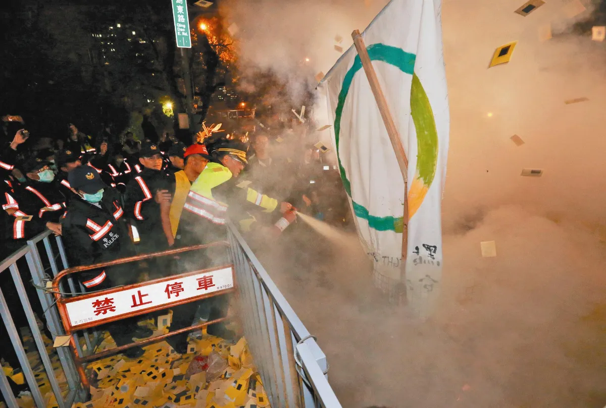 勞團：民進黨背叛勞工