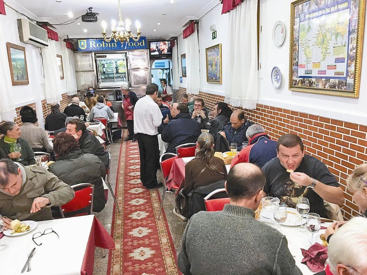 羅賓漢餐廳 每晚請街友吃飯