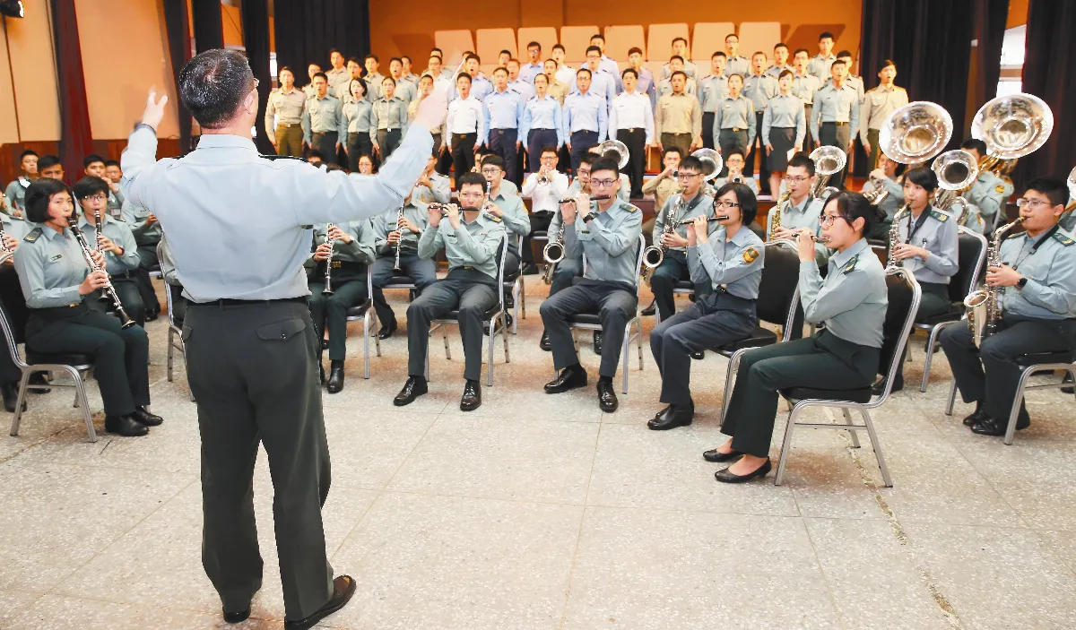 45國軍楷模 元旦升旗領唱國歌