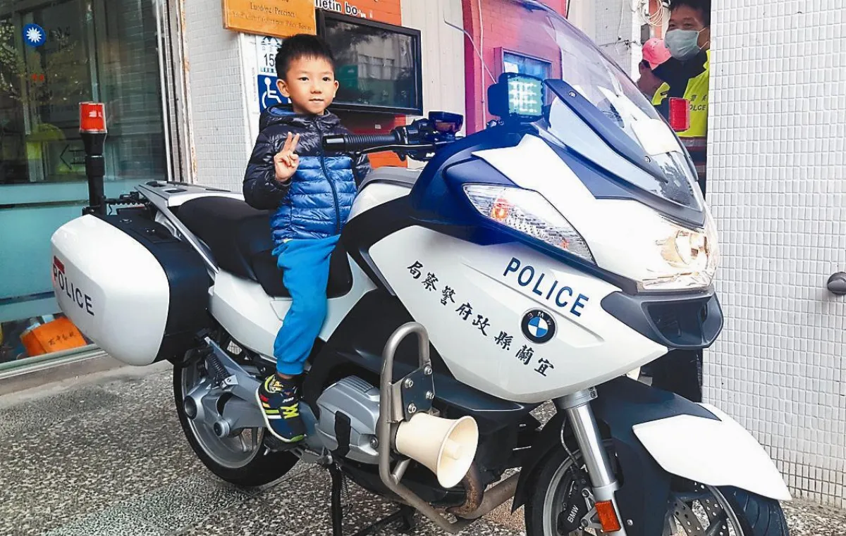 小小警察體驗日 學童直呼威風
