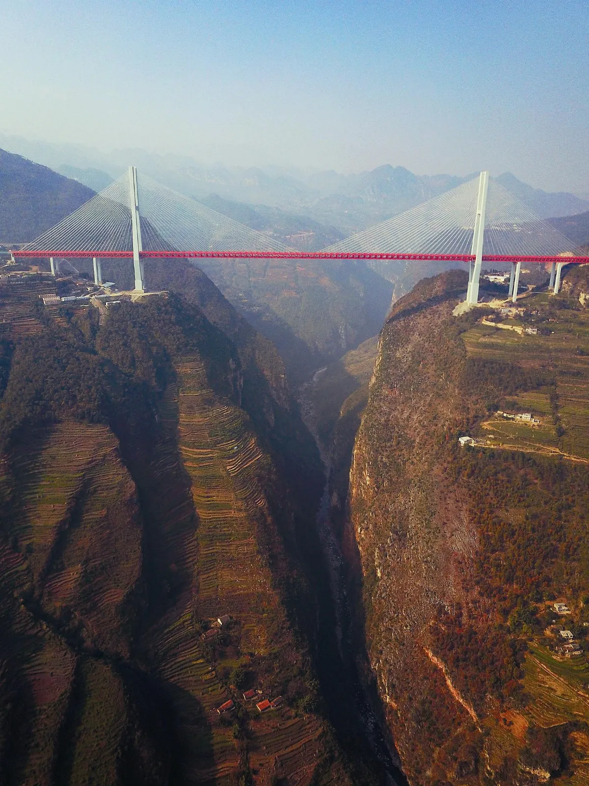 565m 世界第一高橋通車