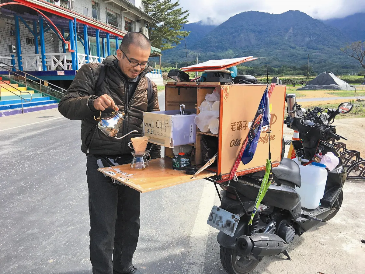 愛上旅行 環島36圈賣咖啡