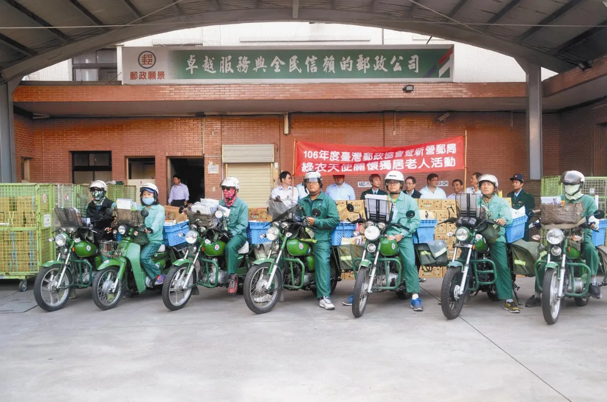 綠衣天使送暖 阿公阿嬤揪感心