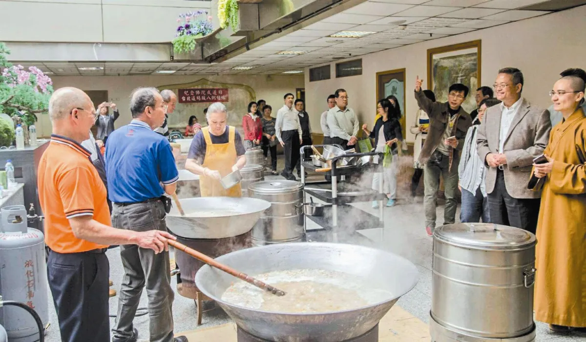 臘八粥結善緣 法喜滿人間