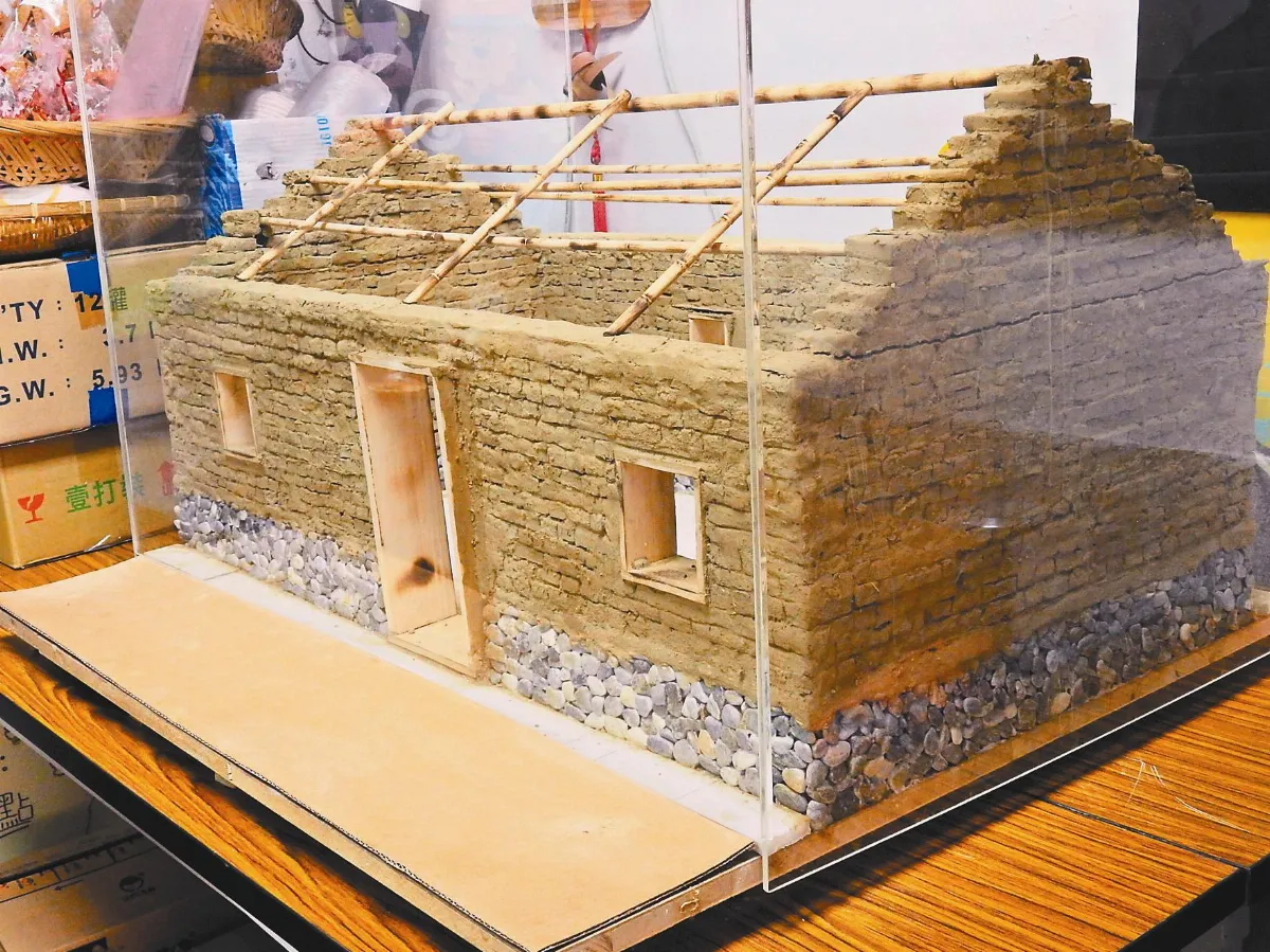 李爺爺土埆厝 成大生蓋回縮小版