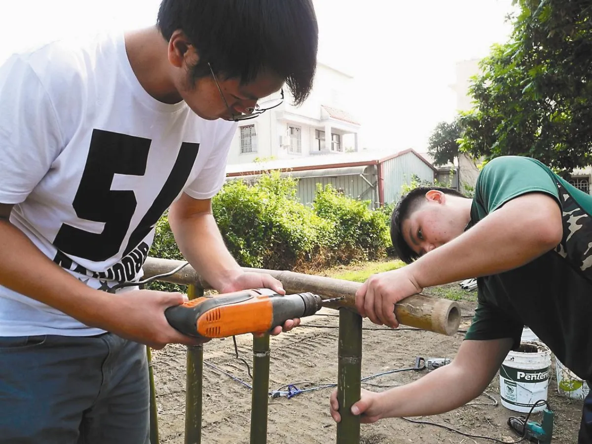 南華學子改造 閒置平台變友善了