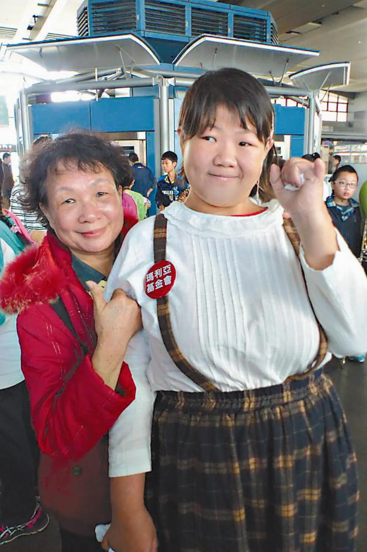 視力漸失 合唱團長快閃傳愛