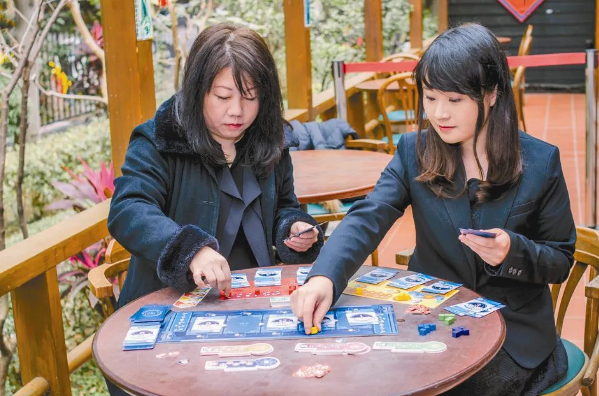 桌遊醫藥先鋒 學藥品開發