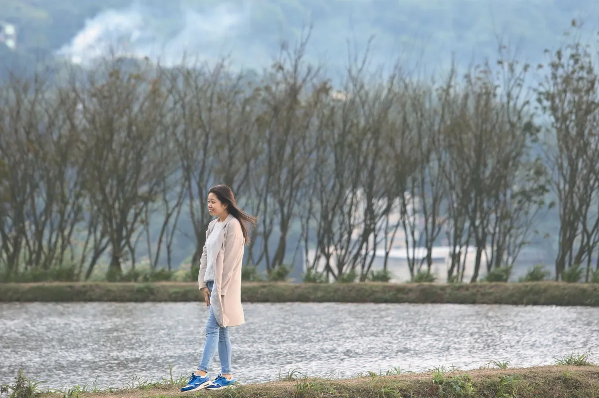 春景好！ 草山寒櫻初綻 行到新水中央