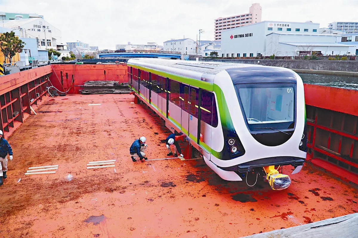 台中捷運首輛電聯車 12日遊街