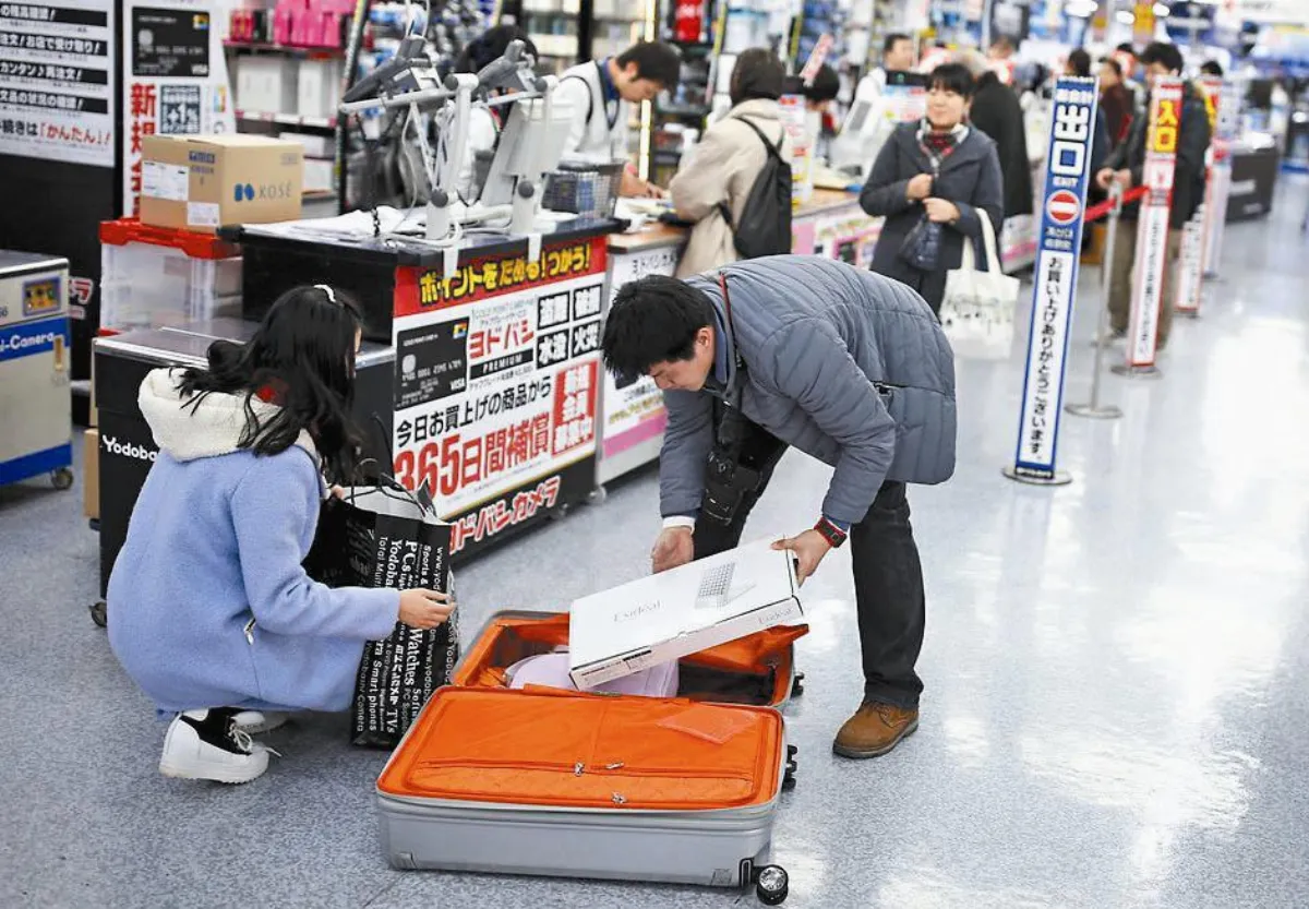 赴日掃貨轉向 不瘋精品 改買流行貨