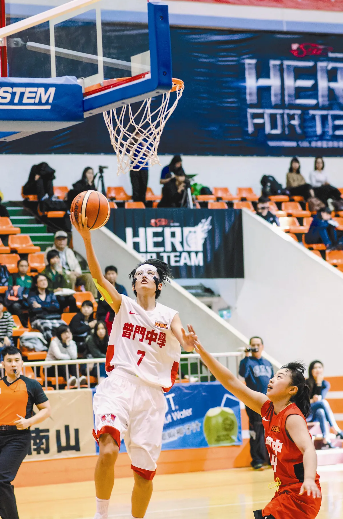 羅培甄姐姐力超強 面具擋不住