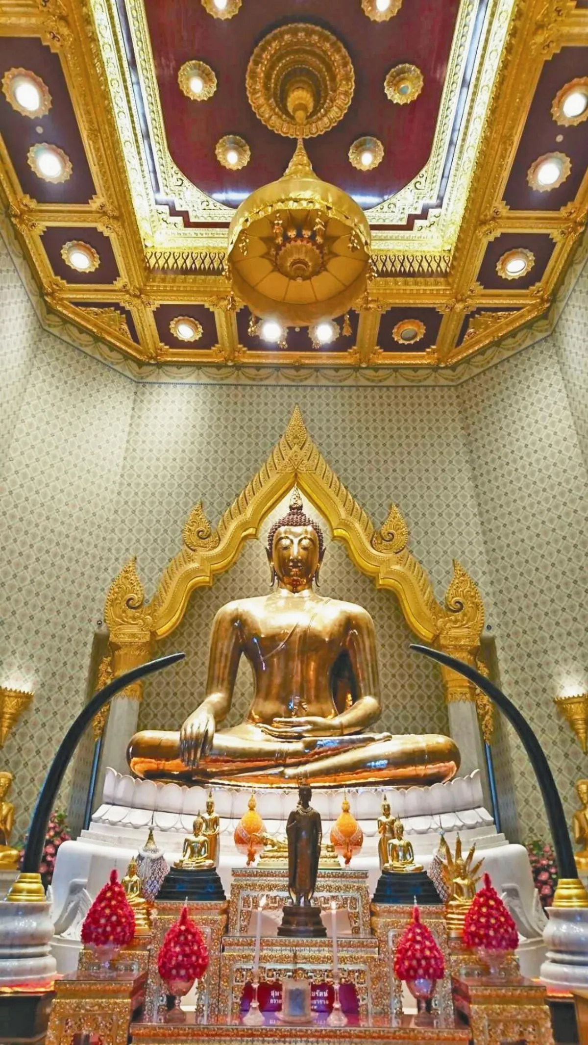 泰有趣故事 泥巴變黃金 世界最大室內金佛