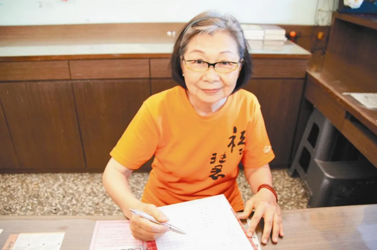 福慧心得  曾瓊花做義工 從有眉有角到圓融法喜