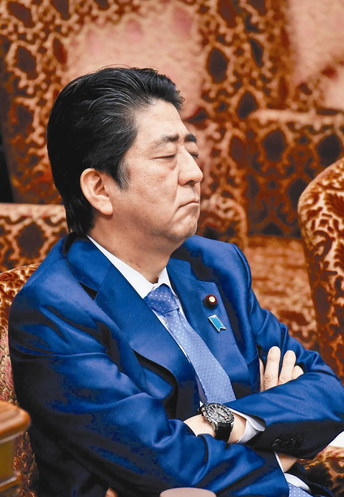 賤賣國土疑雲 安倍支持率跌10%