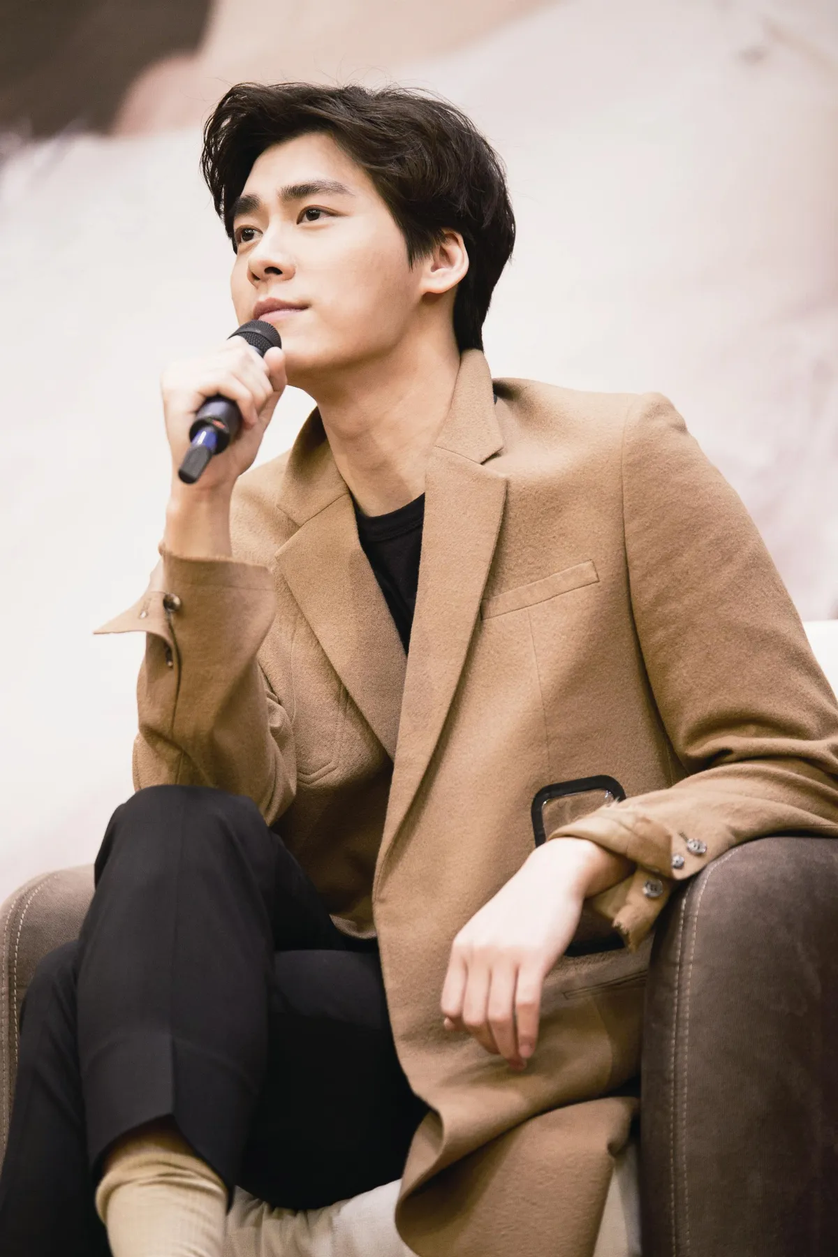 知名歌手演員  李易峰 夠帥又會演  青年新偶像