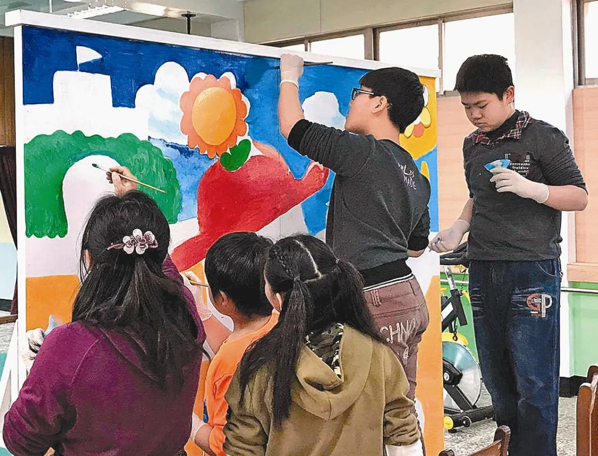 澎湖2迷你國小 歲數1甲子、1世紀