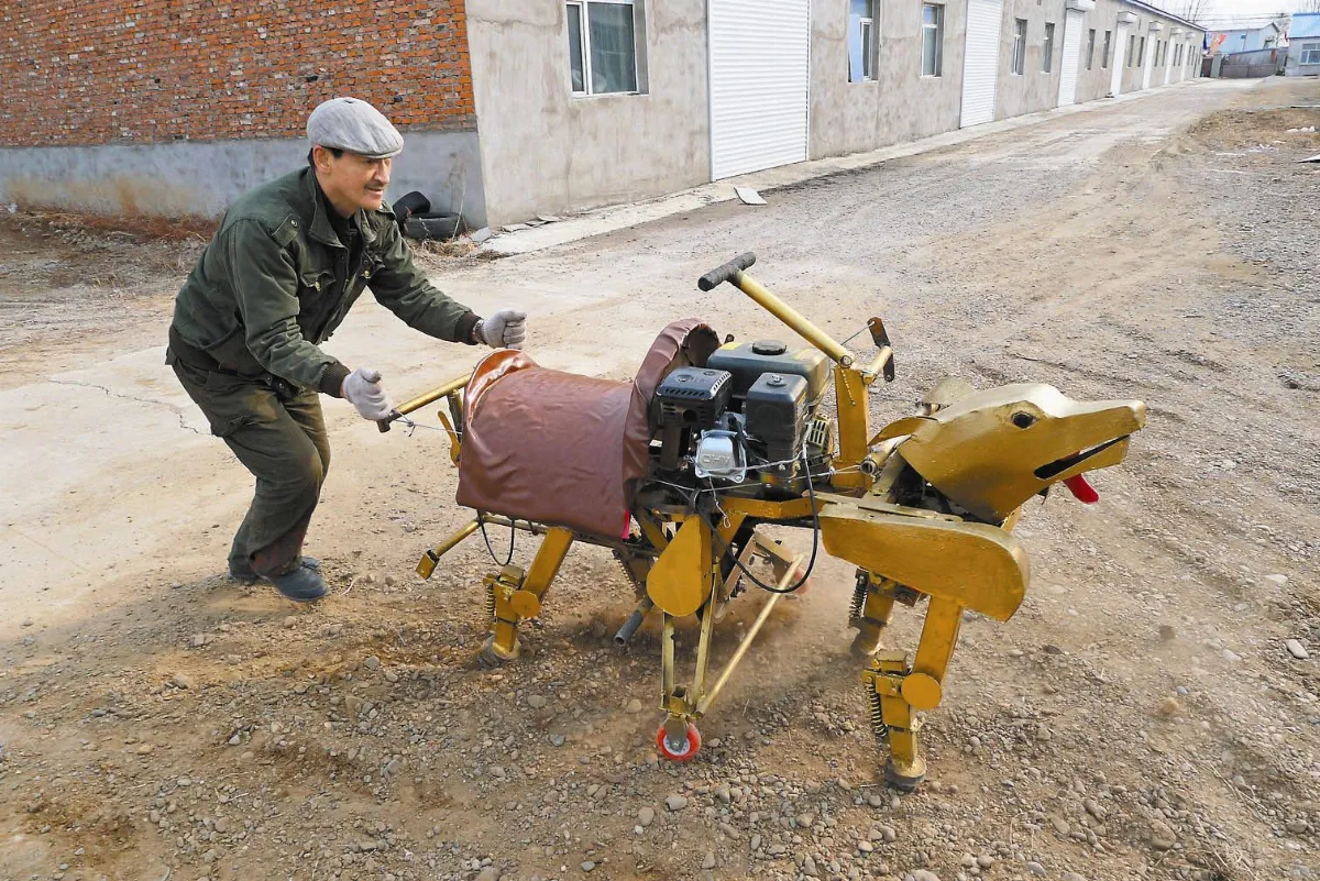 玩具自己做 農民爺爺研發機器狗 給孫子玩