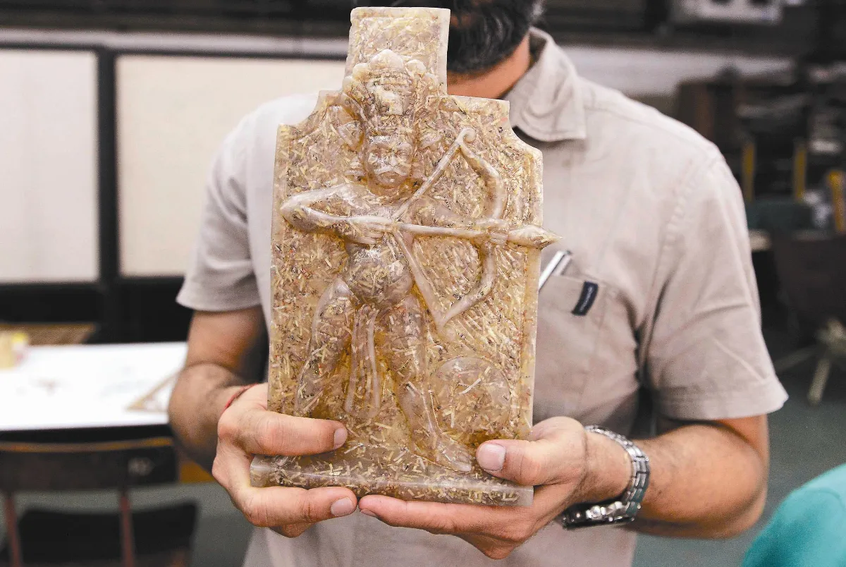 盧比紙鈔 變身藝品